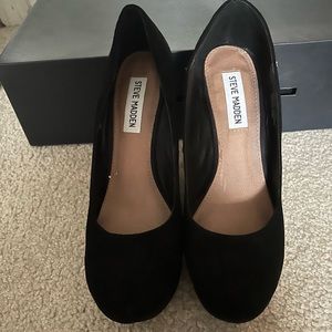 Steve Madden Pammyy Suede Wedges in Black